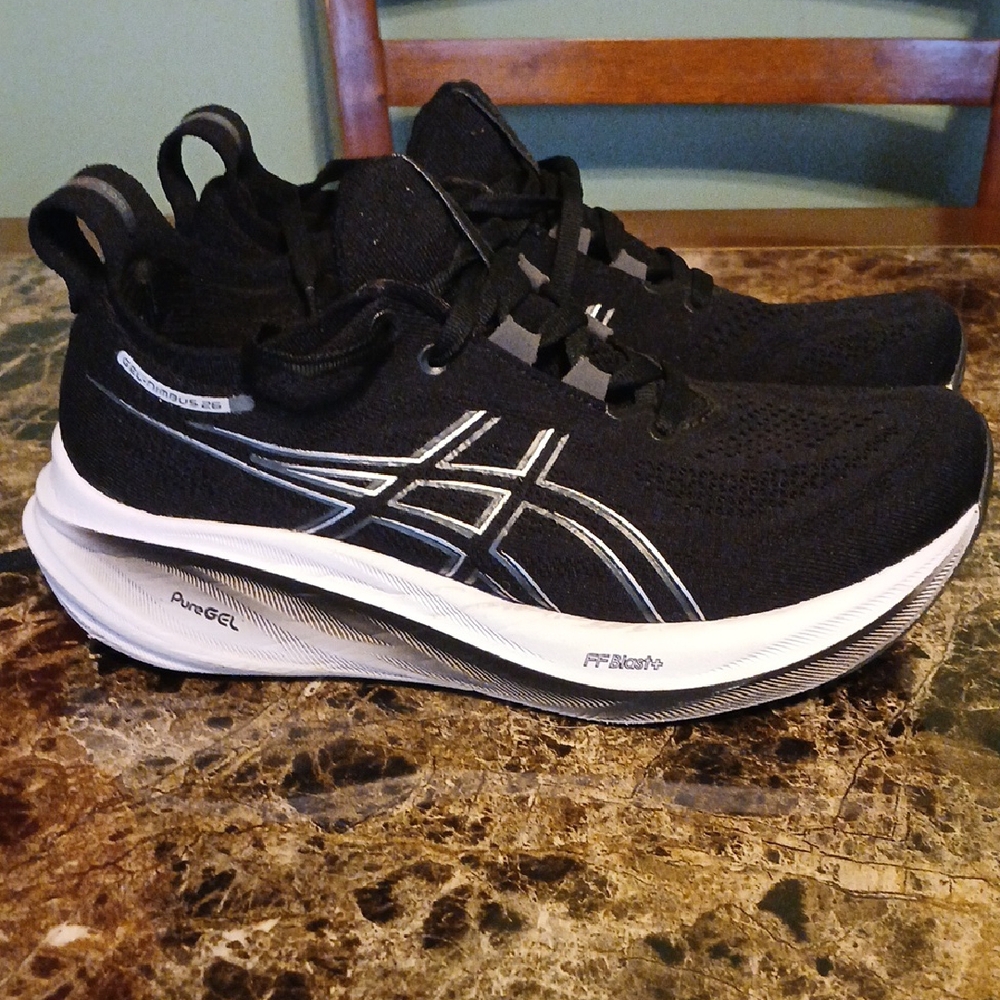 Womens Asics Gel Nimbus 26 Running Shoes Size 7.5